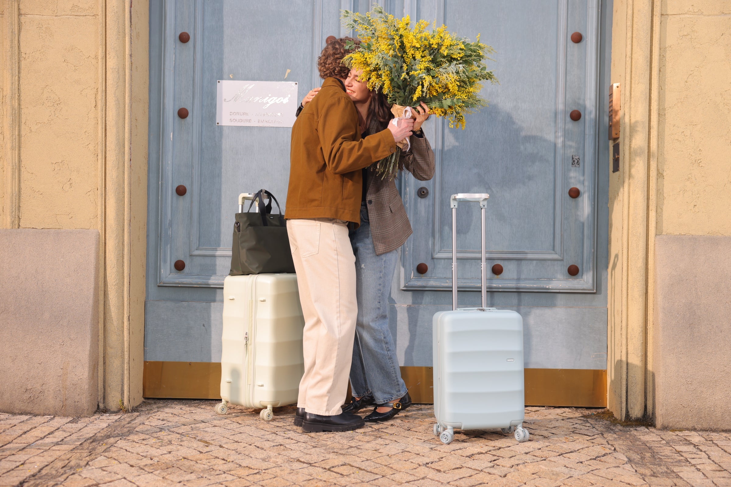 Your Guide to American Airlines Carry-on Luggage