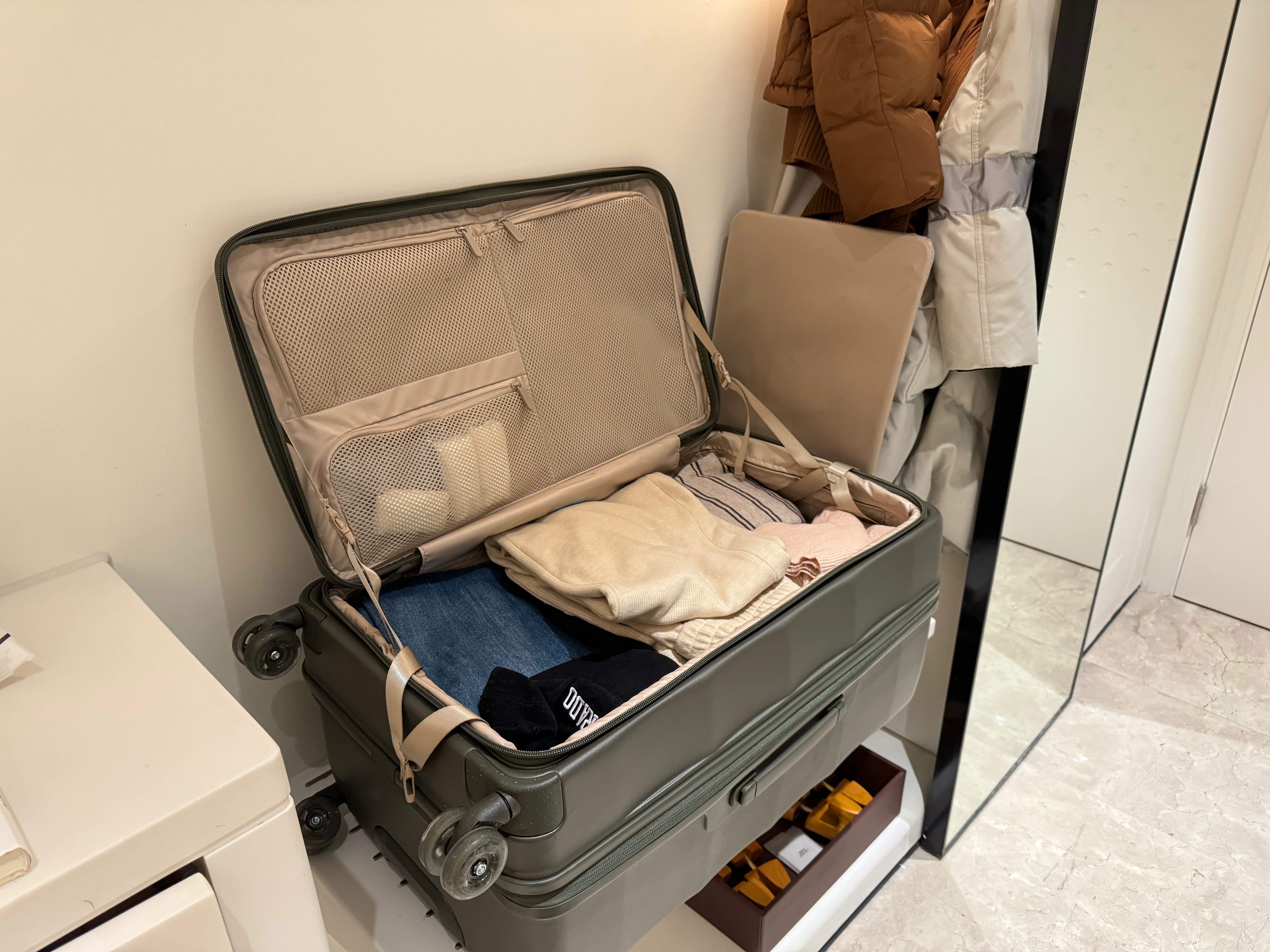 Front-Opening Hard Shell Luggage: Efficiency, Security, and Durability for Modern Travel