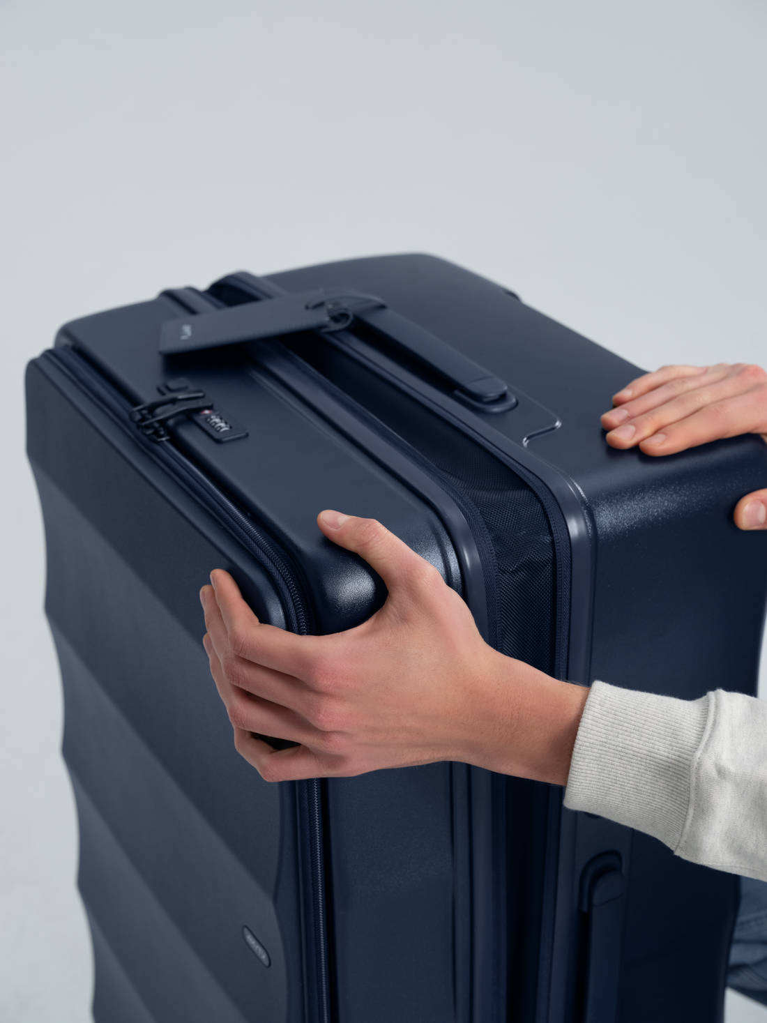 4MYTU expandable luggage