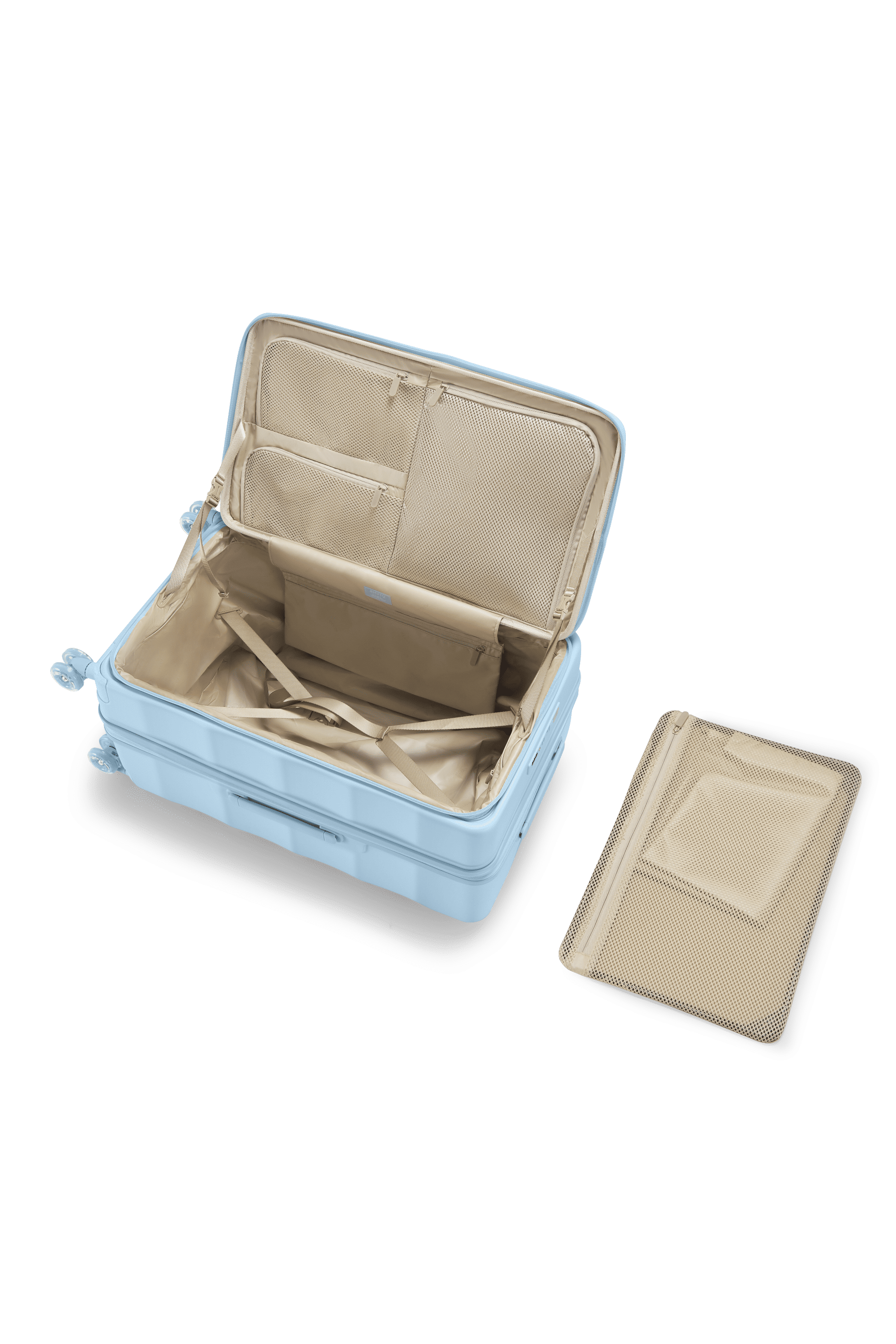 繊細なブルーのタンクトランク