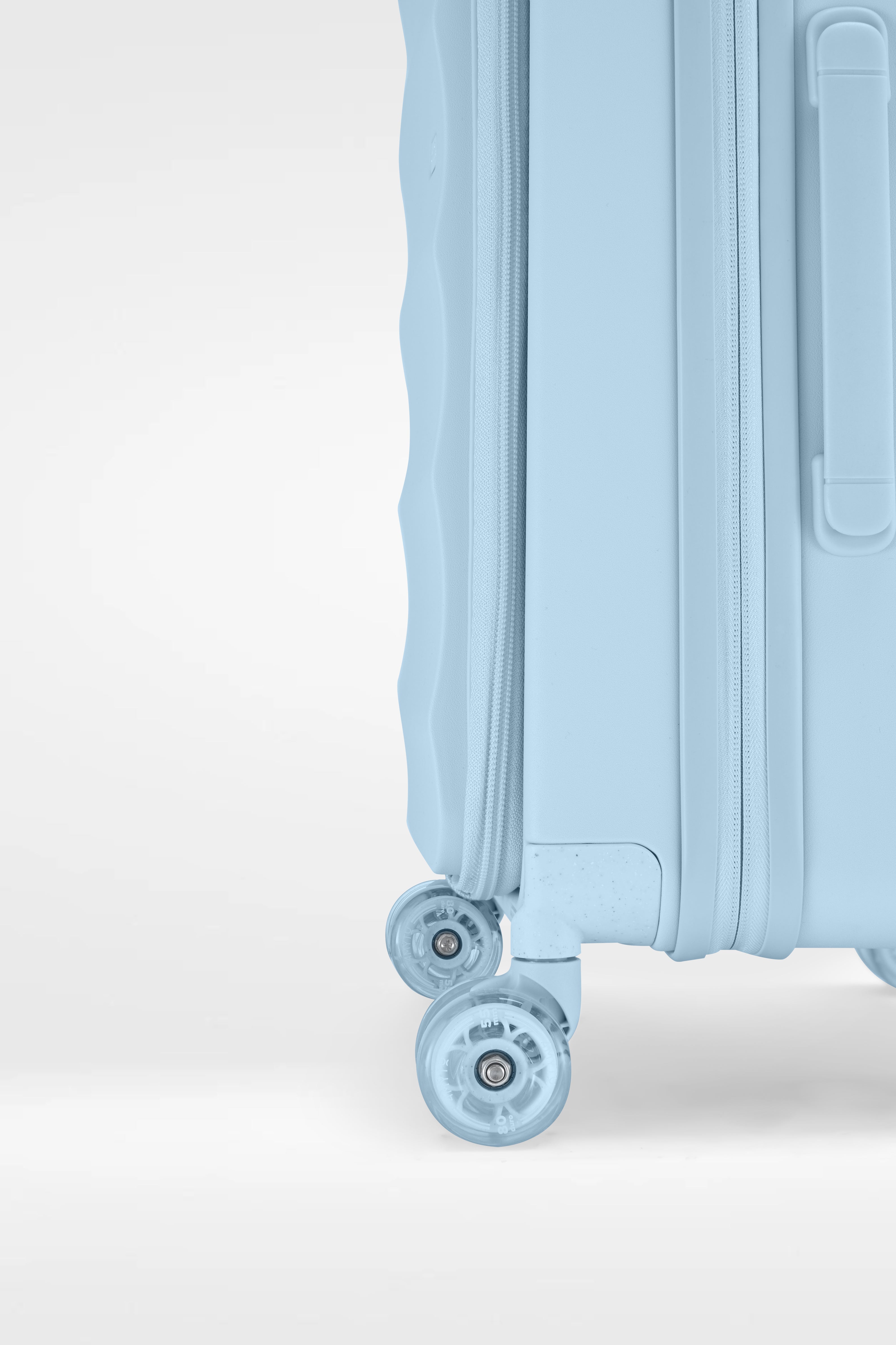 Tank Carry-On in Delicate Blue