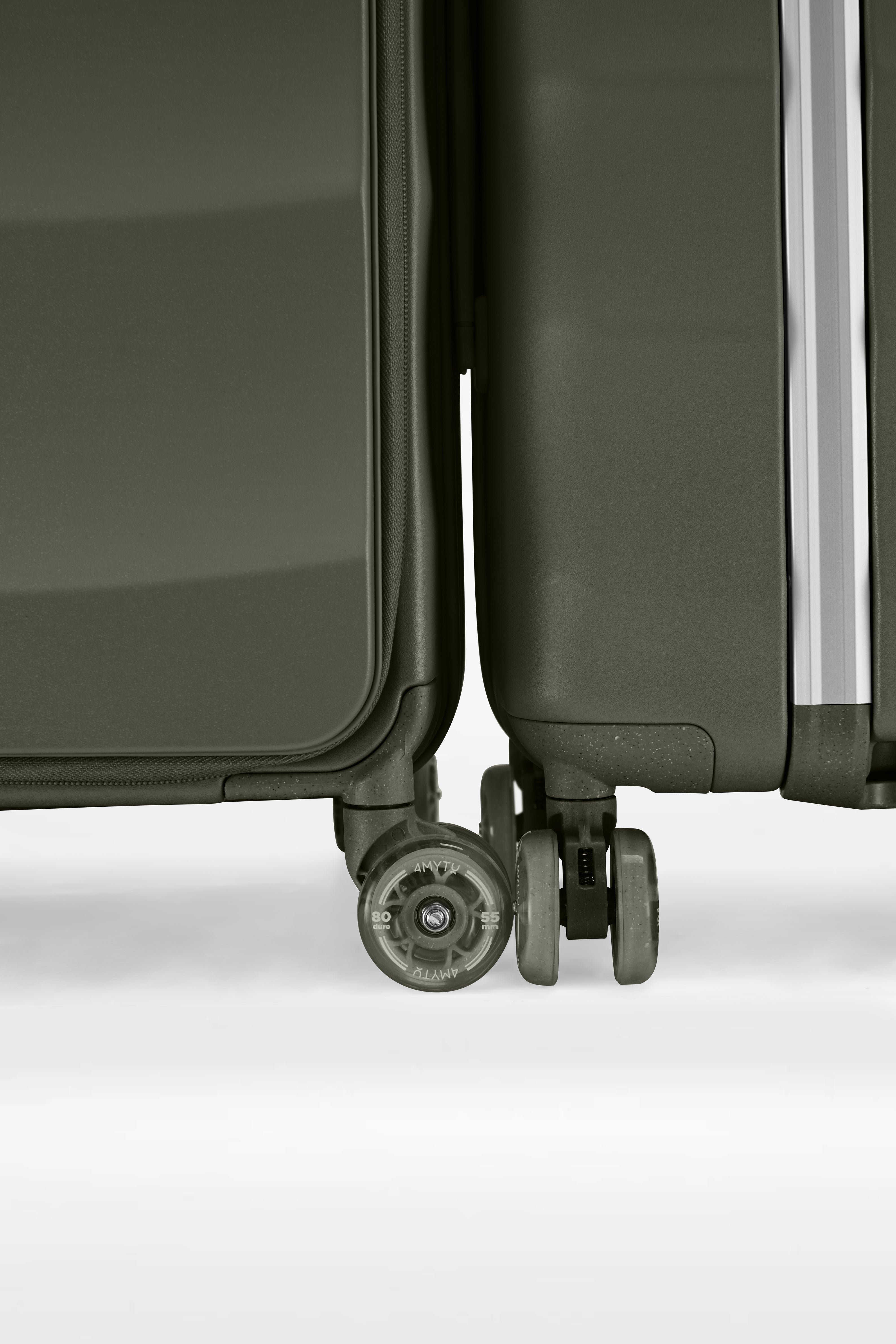 Tank Suitcases in Aspen Green