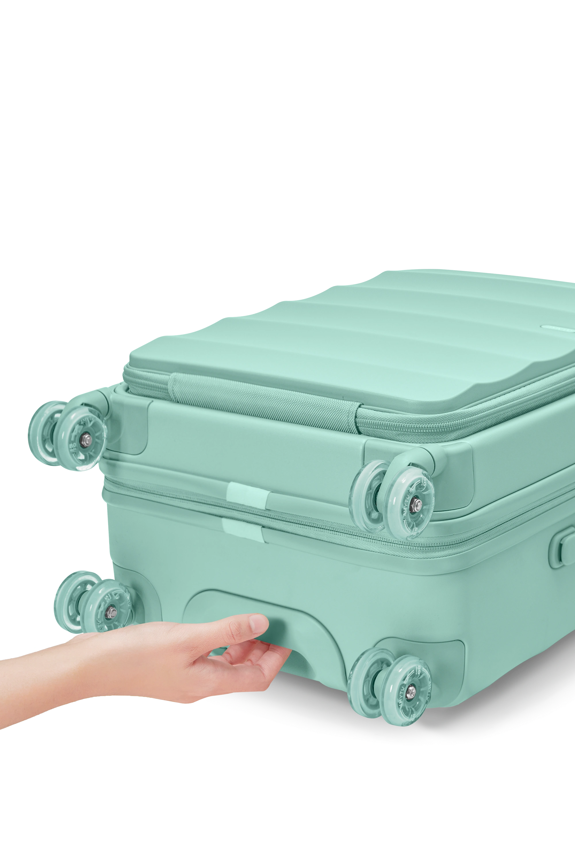 Der Domestic Tank Carry-On in feurigem Rot 