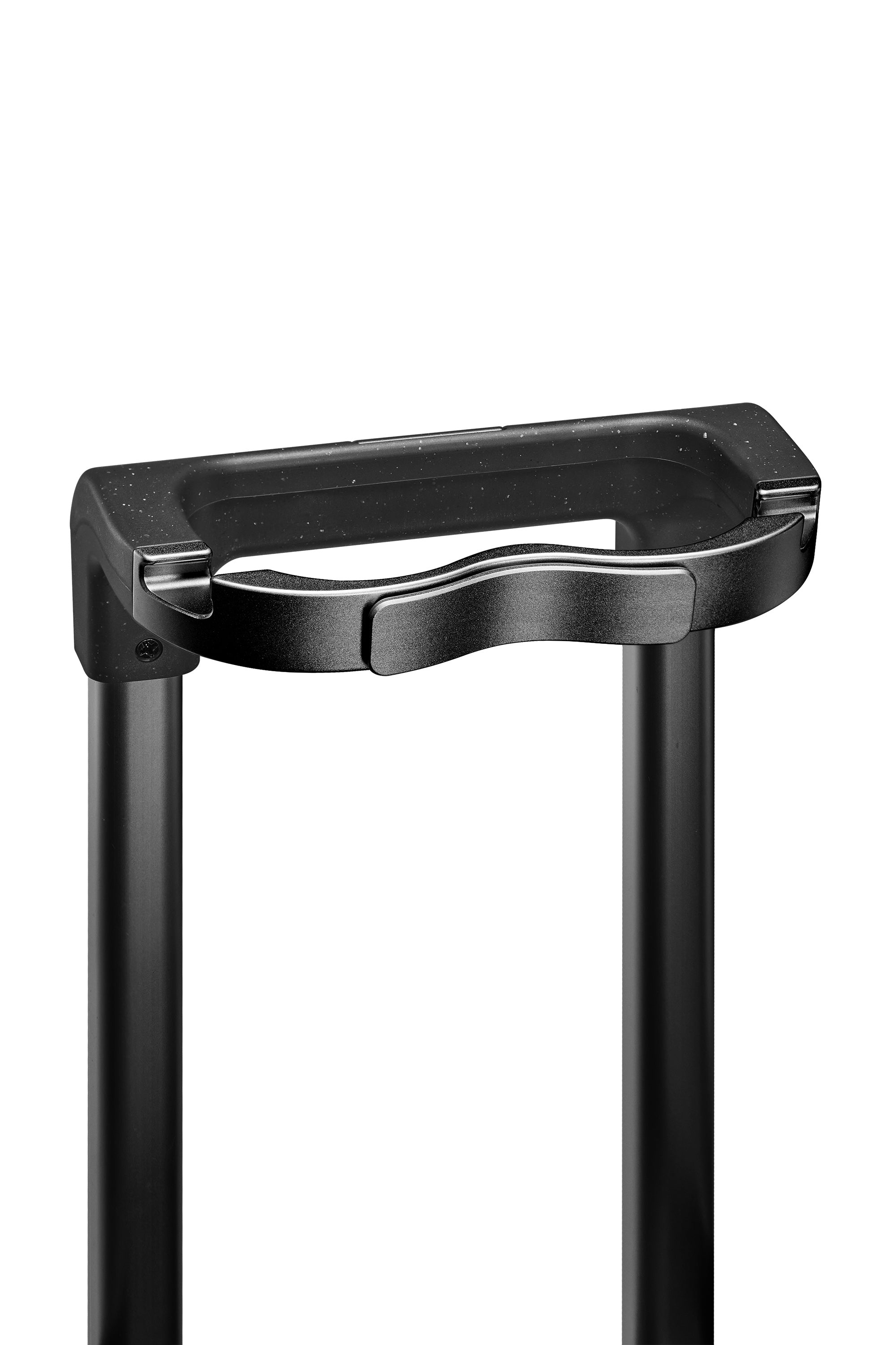Ergonomic handle on Jet Black Trunk suitcase for easy carrying